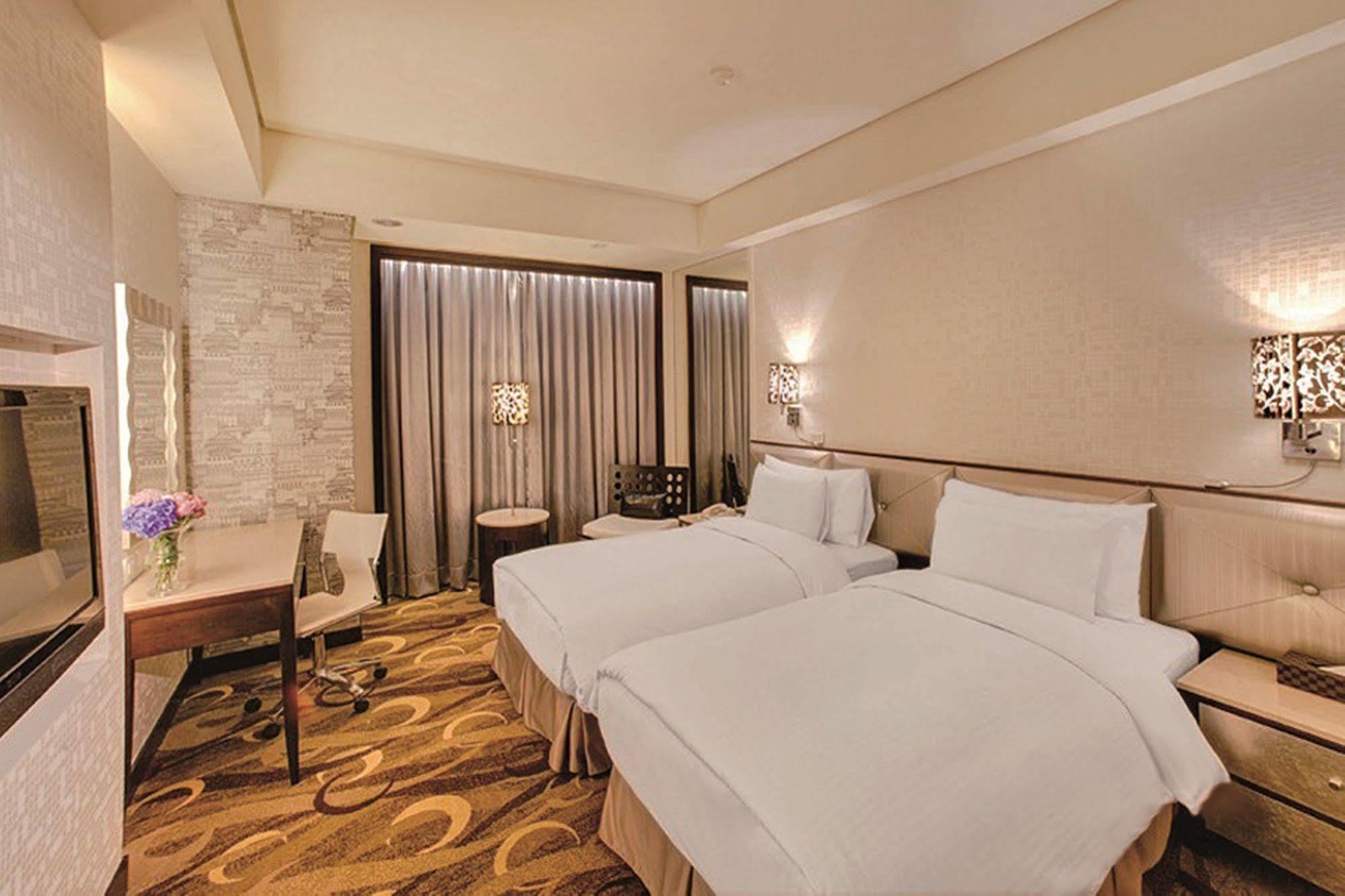 Hej Taipei Arena Hotel Exterior photo