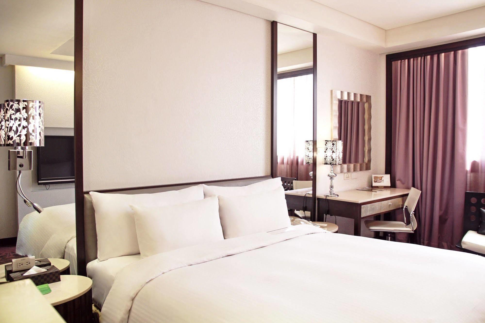 Hej Taipei Arena Hotel Exterior photo